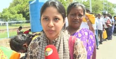 முதல்வர் தனிப்பிரிவில் மனு கொடுக்க குவிந்த மக்கள்.