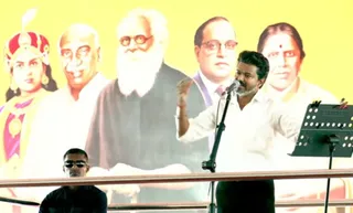 மாற்றி மாற்றி ஏமாற்றிய இருதரப்பையும் மக்கள் ஒதுக்கிவிட்டனர்: திருச்சியில் விஜய் உருக்கம்!