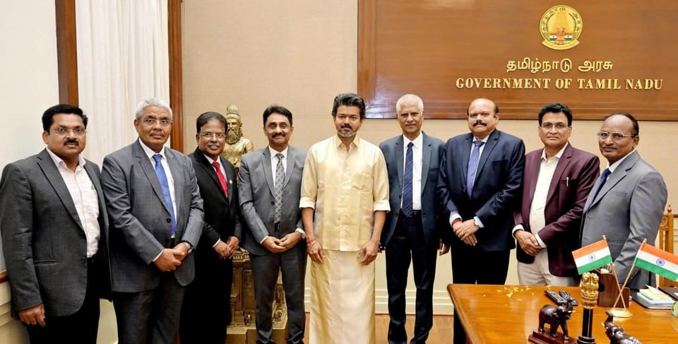 மாண்புமிகு தமிழ்நாடு முதலமைச்சர் திரு.ச. ஜோசப் விஜய் பட்டு வேட்டி பட்டு சட்டை உடை அணிந்து வந்திருந்த போது